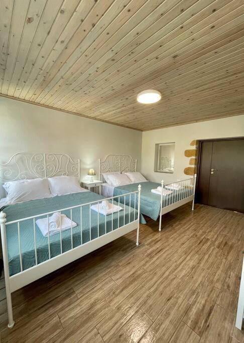 Villa Eftychia Serene Getaway With Hot Tub In A Quiet Location Kíssamos Екстериор снимка