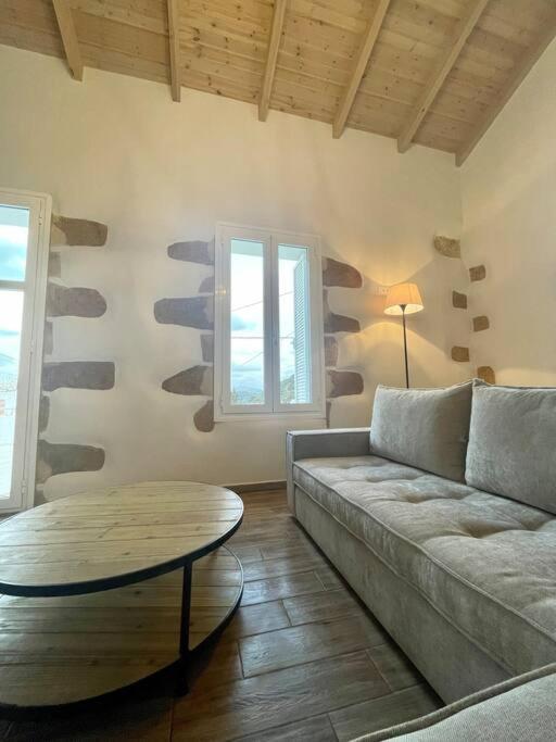 Villa Eftychia Serene Getaway With Hot Tub In A Quiet Location Kíssamos Екстериор снимка