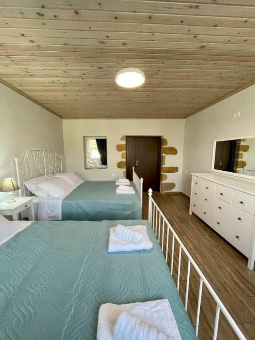 Villa Eftychia Serene Getaway With Hot Tub In A Quiet Location Kíssamos Екстериор снимка