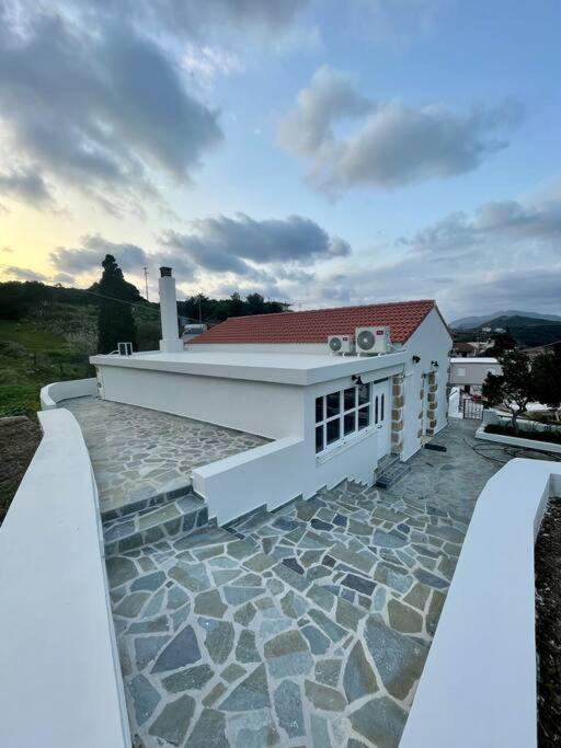 Villa Eftychia Serene Getaway With Hot Tub In A Quiet Location Kíssamos Екстериор снимка