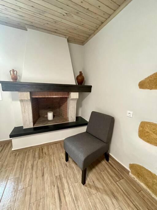 Villa Eftychia Serene Getaway With Hot Tub In A Quiet Location Kíssamos Екстериор снимка