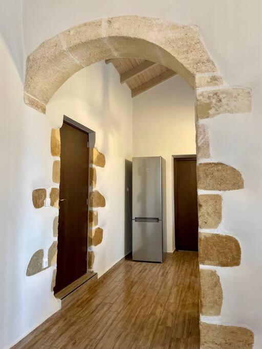 Villa Eftychia Serene Getaway With Hot Tub In A Quiet Location Kíssamos Екстериор снимка