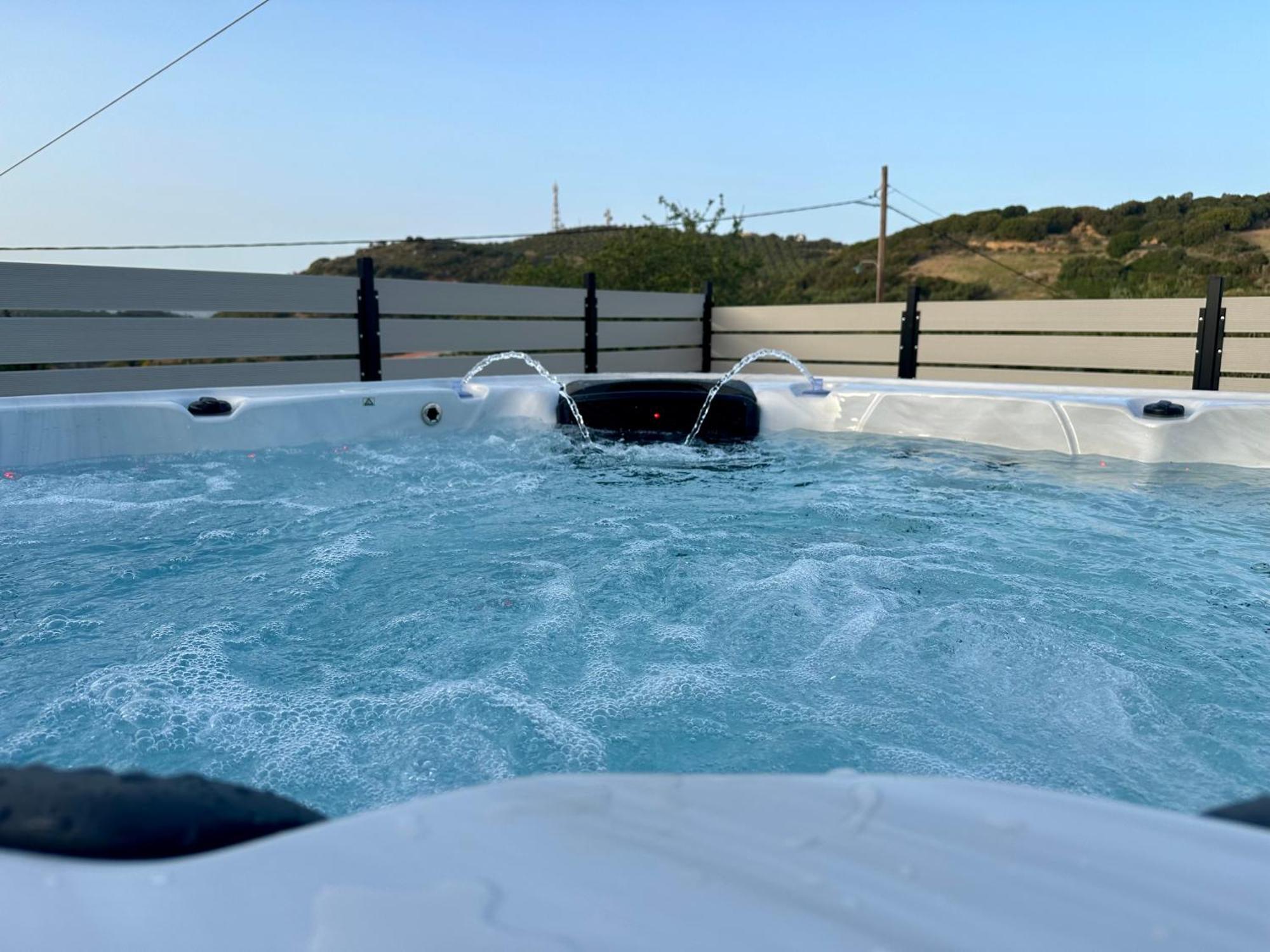 Villa Eftychia Serene Getaway With Hot Tub In A Quiet Location Kíssamos Екстериор снимка