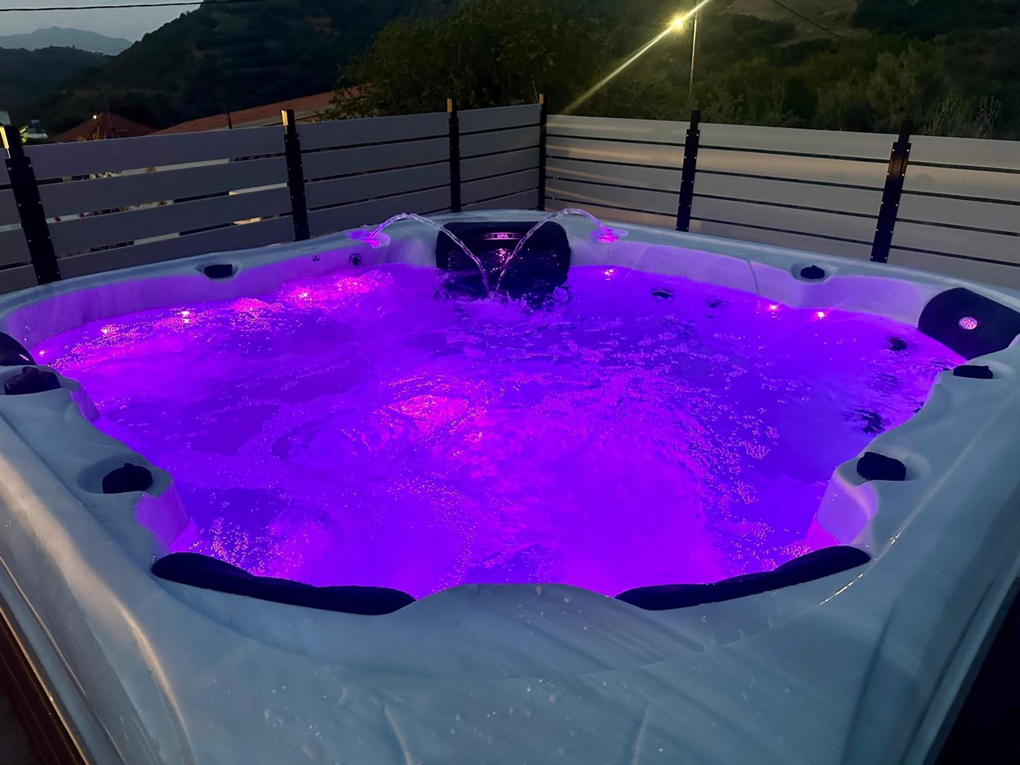 Villa Eftychia Serene Getaway With Hot Tub In A Quiet Location Kíssamos Екстериор снимка